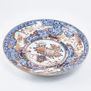 Japanese Imari Platter Decorated With A Vase And Flowers